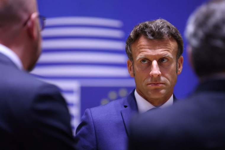 UKRAINE: MACRON NE VEUT RIEN EXCLURE EN MATIÈRE DE SANCTIONS CONTRE LA RUSSIE