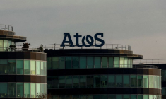 Le logo d'Atos visible sur un bâtiment de l'entreprise à Bezons, près de Paris