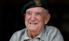"SWORD BEACH", 6 JUIN 1944, LES SOUVENIRS D'UN DES DERNIERS BÉRETS VERTS
