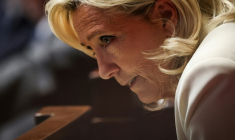 Marine Le Pen le 31 mars 2026 à l'Assemblée nationale à Paris ( AFP / Anne-Christine POUJOULAT )