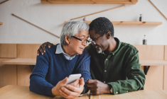 Pour protéger leur partenaire, les “pacsés” sont incités à se rendre devant un notaire crédit photo : Shutterstock
