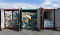 Des conteneurs remplis de déchets plastiques, le 28 mai 2019, à proximité de Kuala Lumpur ( AFP / Mohd RASFAN )