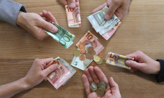 Dans le cadre d'une succession, comment l'argent investi dans du crowdfunding est-il transmis aux héritiers ? ( Crédits : Adobe Stock)