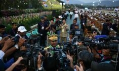 Le porte-parole des militaires au pouvoir en Birmanie, Zaw Min Tun, s'adresse aux médias à Naypyidaw le 27 mars 2025 ( AFP / STR )