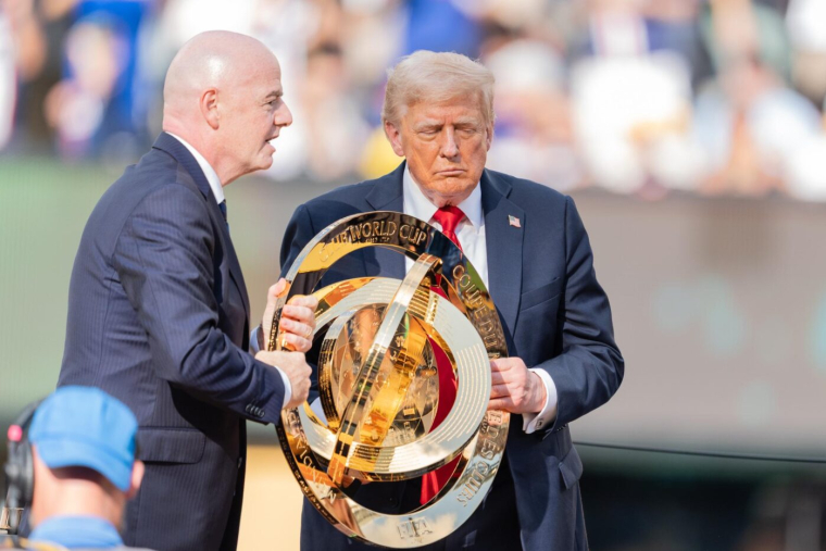 Donald Trump va conserver le trophée du Mondial des clubs dans le Bureau ovale