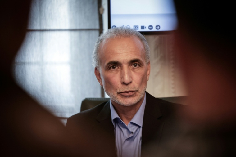 L'islamologue suisse Tariq Ramadan e 30 septembre 2025 à Paris ( AFP / STEPHANE DE SAKUTIN )