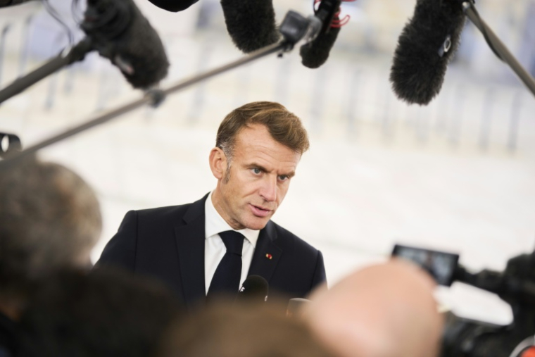 Emmanuel Macron devant des journalistes à Copenhague, avant l'ouverture d'un sommet de la Communauté politique européenne, le 1er octobre 2025 ( Ritzau Scanpix / Thomas Traasdahl )