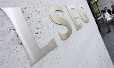 Des panneaux à l'extérieur du siège du LSEG