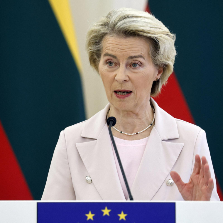 "La sécurité de l'Europe est à un tournant. Oui, il s'agit de l'Ukraine, mais c'est aussi nous qui sommes concernés" a déclaré Ursula Von der Leyen sur X, le 17 février 2025. ( AFP / PETRAS MALUKAS )