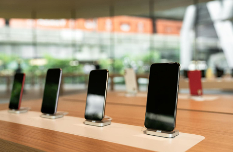 Les opérateurs de téléphonie mobile proposent une large gamme de forfaits. ( crédit photo : Shutterstock )