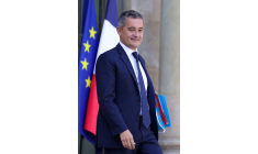 Gérald Darmanin devant l'Élysée