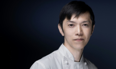 Le chef japonais Shintaro Awa, à Paris le 26 juin 2025 ( AFP / JOEL SAGET )