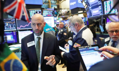 WALL STREET OUVRE EN HAUSSE