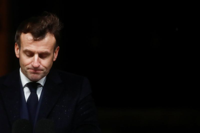 IL FAUT ADAPTER NOTRE DROIT POUR MIEUX PROTÉGER LES VICTIMES D'INCESTE, DIT EMMANUEL MACRON