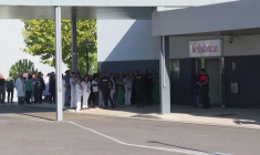 Le roi d'Espagne rend visite à l'hôpital où sont soignées les victimes de l'accident de train