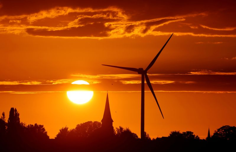 FRANCE: LE SECTEUR DES ÉNERGIES RENOUVELABLES VEUT DES MESURES D'URGENCE