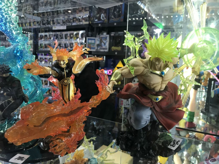 Les goodies manga figurent toujours en bonne place sur les stands des exposants