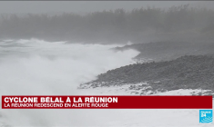 La Réunion repasse en alerte rouge pour permettre aux secours d'intervenir