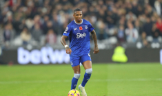 Ashley Young pourrait jouer contre son fils en FA Cup