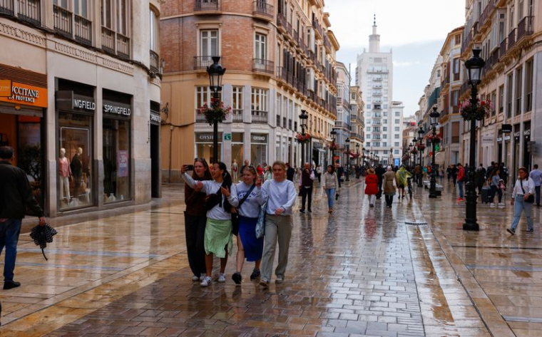 L'ESPAGNE ABAISSE SES PERSPECTIVES DE CROISSANCE ANNUELLE APRÈS UN RECUL AU T1