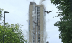 Destruction de la Tour Kennedy par foudroyage à Loos, dans la métropole lilloise,le 20 juillet 2025 ( AFP / FRANCOIS LO PRESTI )