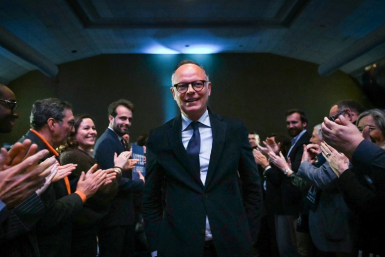 Le maire sortant Horizons du Havre, Edouard Philippe, lors d'un meeting de campagne avant le 2e tour des municipales, le 19 mars 2026 au Havre, en Seine-Maritime ( AFP / LOU BENOIST )