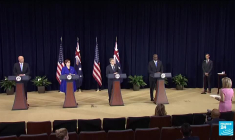 Sous-marins : l'Australie dit avoir prévenu la France d'une possible annulation de la commande