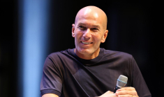 Zinédine Zidane remet une pièce dans la machine des Bleus