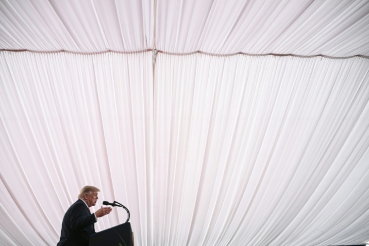 Donald Trump s'exprime à la résidence de l'ambassadeur américain à Dublin, le 12 septembre 2026 ( AFP / Brendan SMIALOWSKI )