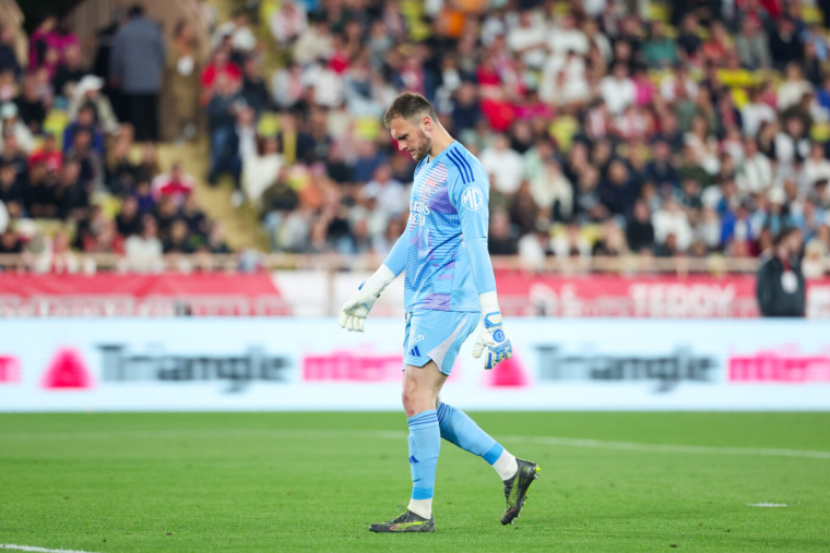 OL : un mercato dans le brouillard