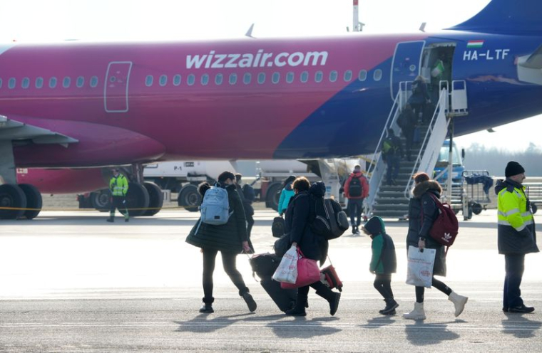 Un avion Wizzair à l'aéroport de Kaunas