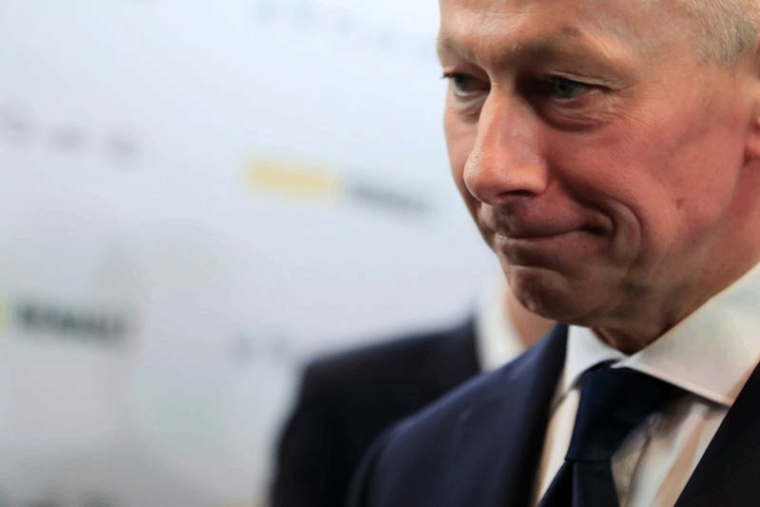 BOLLORÉ A SÉVÈREMENT TANCÉ NISSAN JUSTE AVANT SON ÉVICTION, SELON LE MONDE