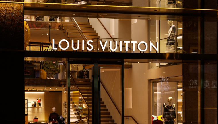 Une boutique Vuitton à Hong Kong. (Crédits: Adobe Stock)
