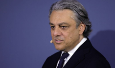 RENAULT ESPÈRE UNE DÉCISION SUR SES ACTIVITÉS RUSSES D'ICI QUELQUES SEMAINES, SELON LE DIRECTEUR GÉNÉRAL