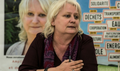 Michèle Picard, l'actuelle maire sortante de Vénissieux, le 9 mars 2015, à Vénissieux, dans le Rhône ( AFP / JEAN-PHILIPPE KSIAZEK )