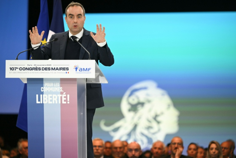 Le Premier ministre Sébastien Lecornu au 107e congrès de l'Association des maires de France (AMF), à Paris, le 20 novembre 2025 ( POOL / Bertrand GUAY )