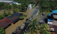 Indonésie: le bilan des inondations dépasse 200 morts