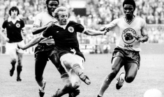 Denis Law, Ballon et mec en or