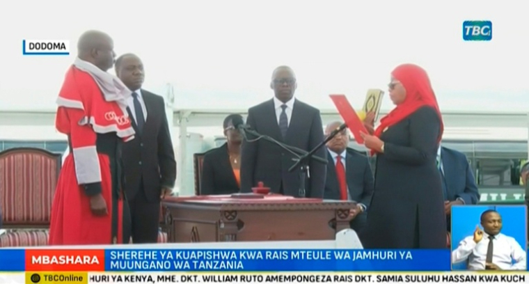 La présidente tanzanienne Samia Suluhu Hassan réinvestie après un scrutin contesté et plusieurs jours de manifestations réprimées dans le sang,le 3 novembre 2025 ( Tanzania Broadcasting Corporation (TBC) / - )