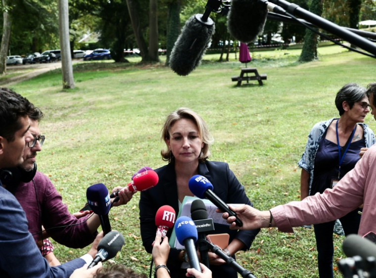 La secrétaire générale de la CFDT, Marylise Léon, fait une déclaration à la presse lors de l'université d'été de la centrale syndicale à Boissy-la-Rivière, le 26 août 2025 dans l'Essonne ( POOL / Thibaud MORITZ )