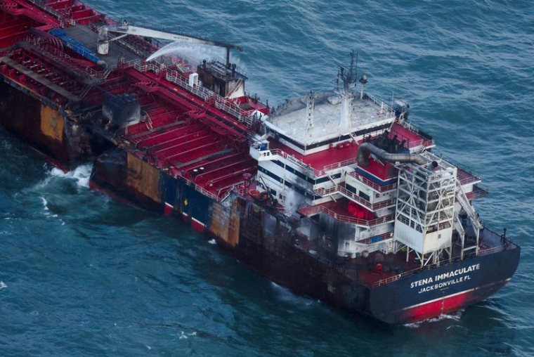 Le pétrolier Stena Immaculate après sa collision avec un cargo au large de la côte nord-est de l'Angleterre