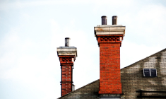 Les frais de ramonage ne sont pas une dépense éligible au crédit d'impôt. Illustration. (Pixabay / gregroose)