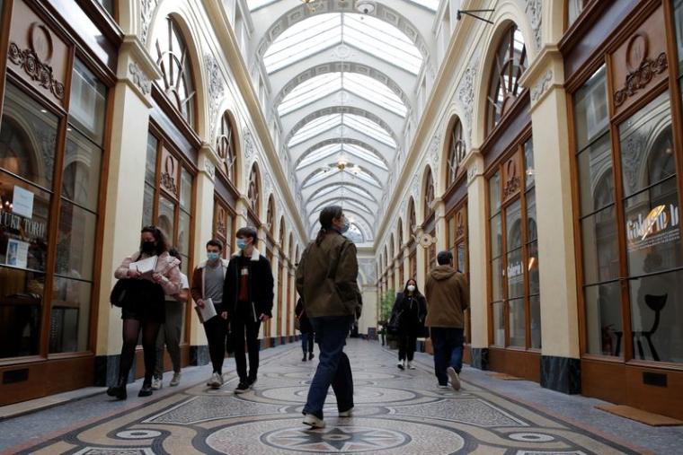 CORONAVIRUS: PLUS DE 23.000 NOUVEAUX CAS ET 4 MILLIONS DE PREMIÈRES INJECTIONS EN FRANCE