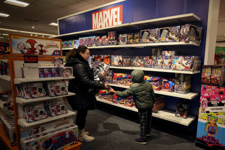 Macy's Herald Square ouvre ses portes pour les soldes du Black Friday à New York