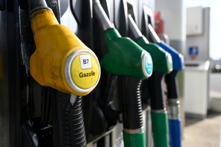 Des pompes à carbureant dans une station-service à Thionville, dans le nord-estde laFrance, le 9 mars 2026 ( AFP / Jean-Christophe VERHAEGEN )