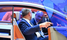 Le chancelier allemand Friedrich Merz et le ministre-président de Bavière Markus Söder au salon automobile IAA Mobility 2025 à Munich
