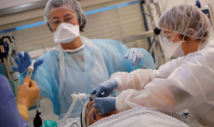 FRANCE: GRÈVE DANS LES HÔPITAUX POUR DÉNONCER LE MANQUE DE PERSONNELS