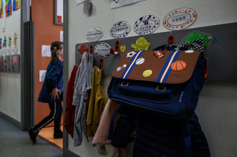 La médiatisation de l'affaire Bétharram affecte directement la confiance des parents dans l'enseignement privé et l'attractivité du métier de professeur, estiment beaucoup d'enseignants du privé  ( AFP / Philippe LOPEZ )