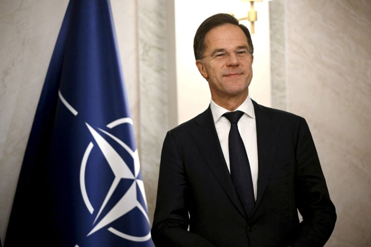 Le secrétaire général de l'Otan Mark Rutte observe le début du sommet des pays de l'Otan de la mer Baltique au Palais présidentiel à Helsinki, Finlande