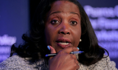 Lisa Cook, un des sept membres du Conseil des gouverneurs de la Réserve fédérale américaine, lors d'une conférence à Washington, le 20 novembre 2025 ( GETTY IMAGES NORTH AMERICA / CHIP SOMODEVILLA )